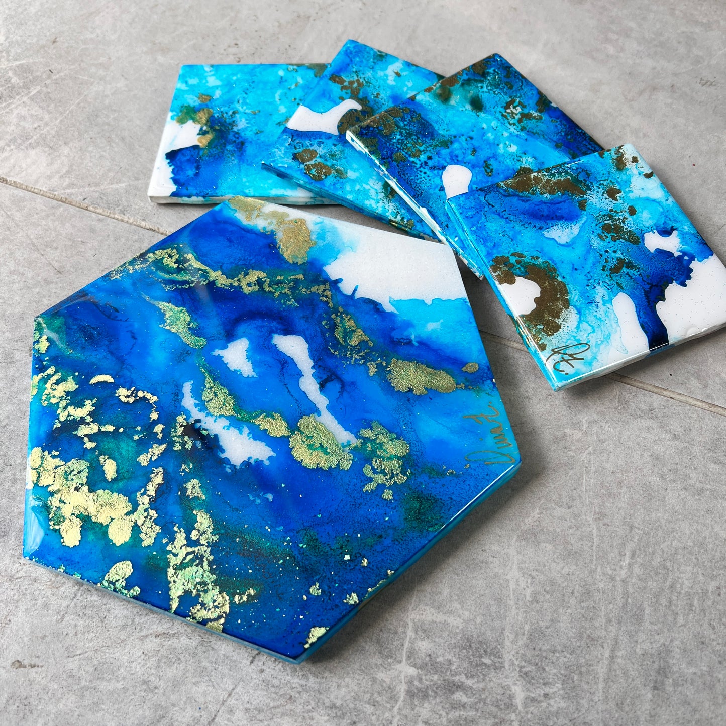 Electric blue hexagon tray with 4 pc coaster set