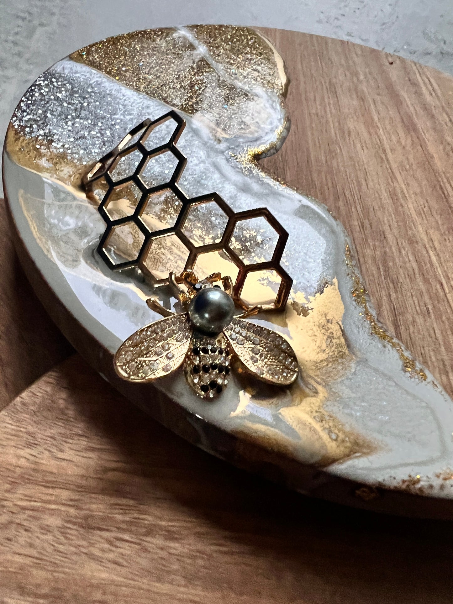 Honeybee Round Acacia Board