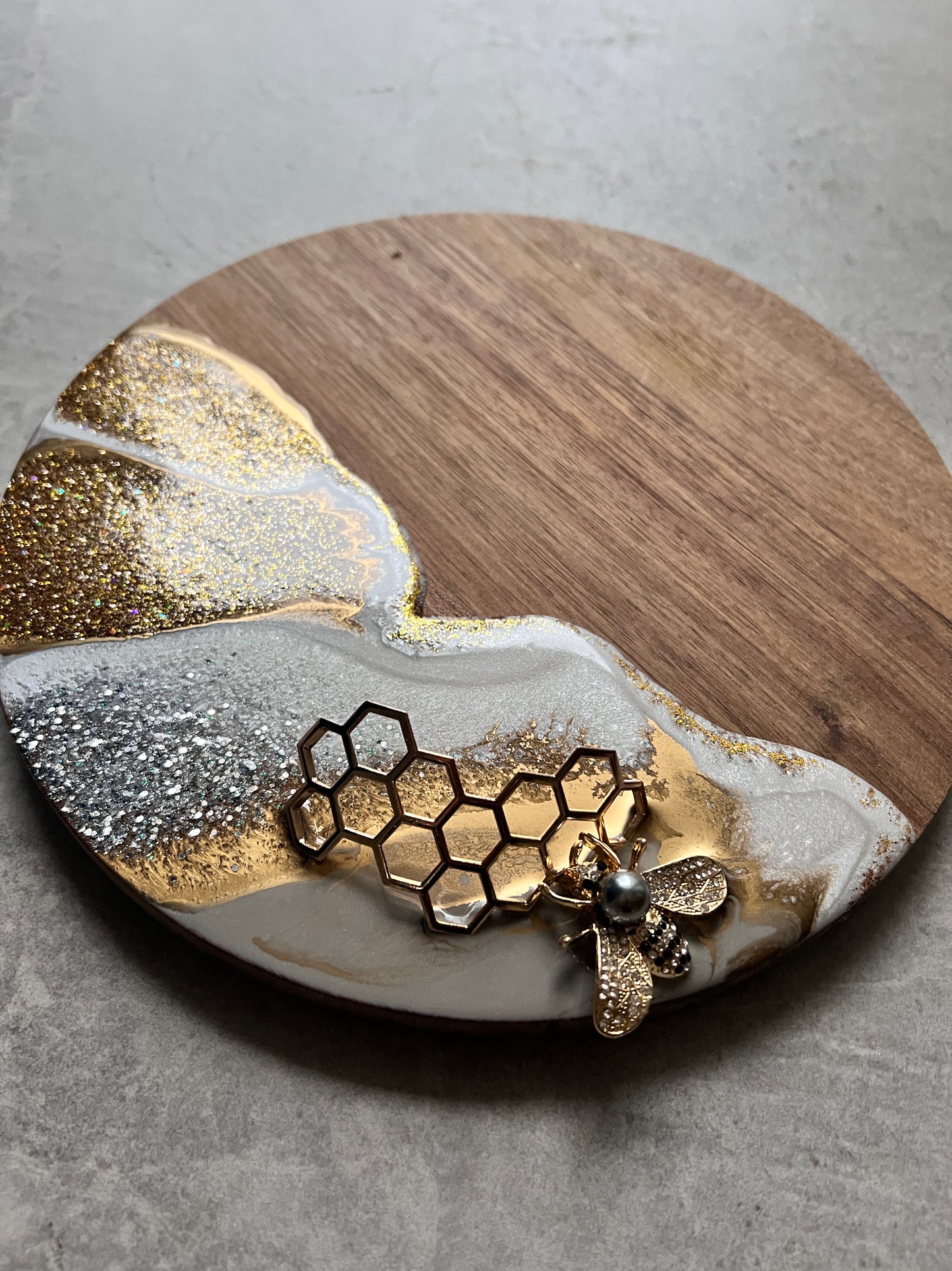 Honeybee Round Acacia Board