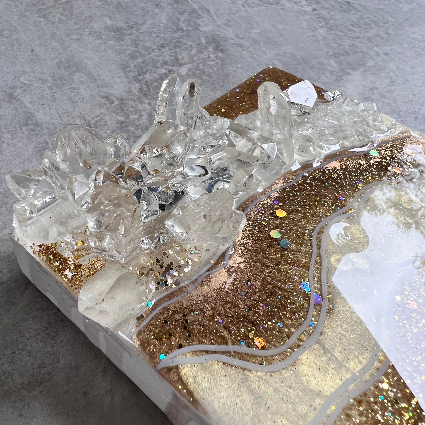 White & Gold Mini Geode Artwork with Stand