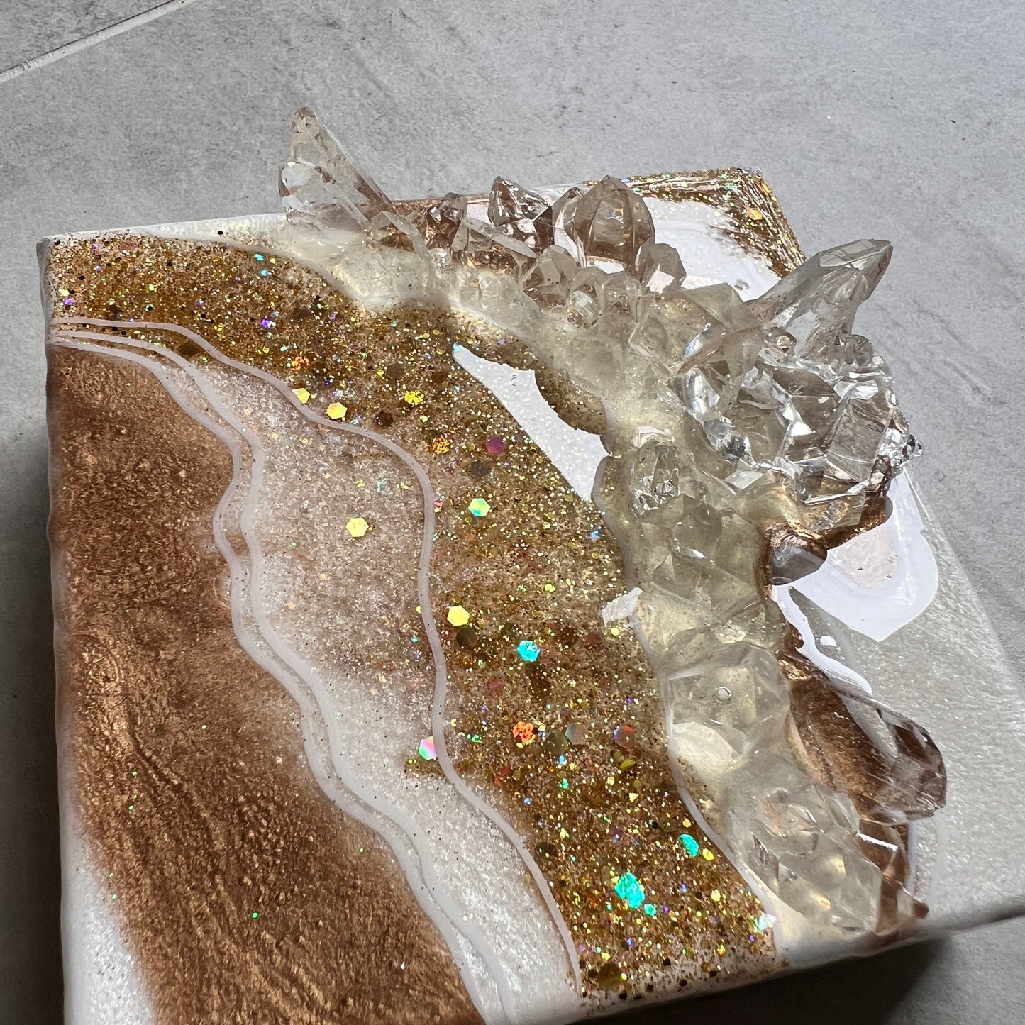 White & Gold Mini Geode Artwork with Stand